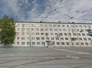 Екатеринбуржцам пообещали отремонтировать их разваливавшийся дом. В 2051 году
