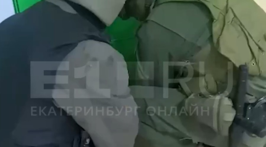 Стало известно, как ребёнок застрял в постамате Екатеринбурга
