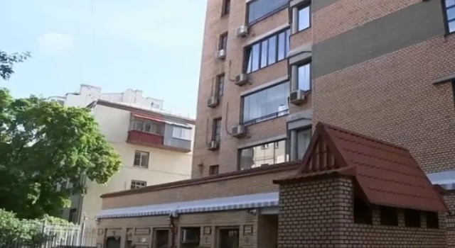 СМИ сообщили о продаже Полиной Лурье бывшей квартиры Ларисы Долиной