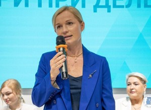 Суд отправил под домашний арест жену свердловского вице-губернатора