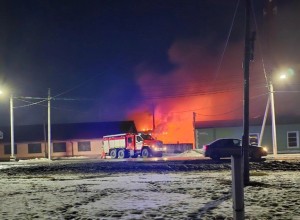 У крупного Уральского завода ночью произошёл пожар