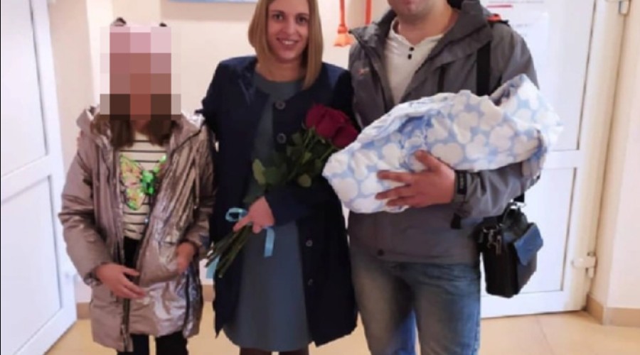 Он на ИВЛ: стало известно о состоянии многодетного отца из Екатеринбурга, который потерял в ДТП жену