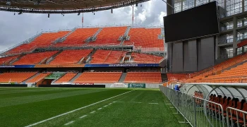Футболист из Камеруна приехал подписывать контракт с «Уралом», но оказался на СВО