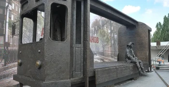 В Екатеринбурге открыли первый в России памятник Алексею Балабанову