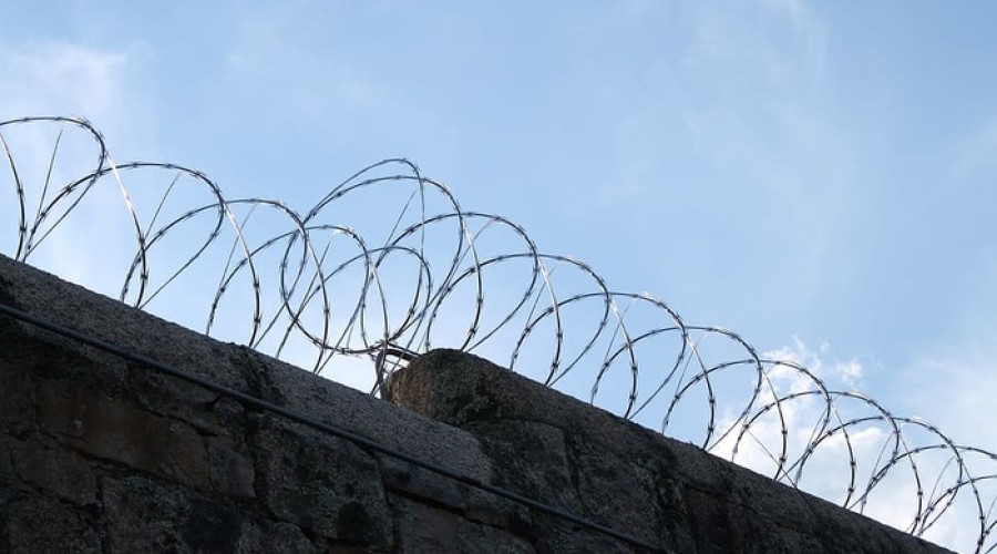 Прокуратура отказалась выпускать из нижнетагильской колонии опасного убийцу