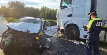 В лобовом ДТП с фурой на свердловской трассе погибла 8-летняя девочка