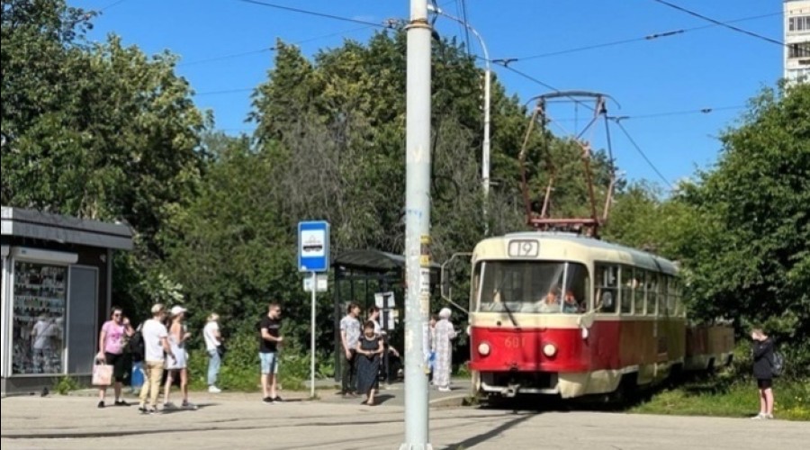В Екатеринбурге на полмесяца закроется движение по одной из главных улиц