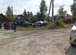 В Ревде пожилой водитель внедорожника скончался за рулем автомобиля