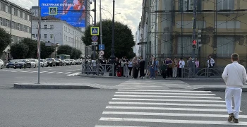 Пьяного водителя, сбившего пешехода на тротуаре, задержали в Первоуральске