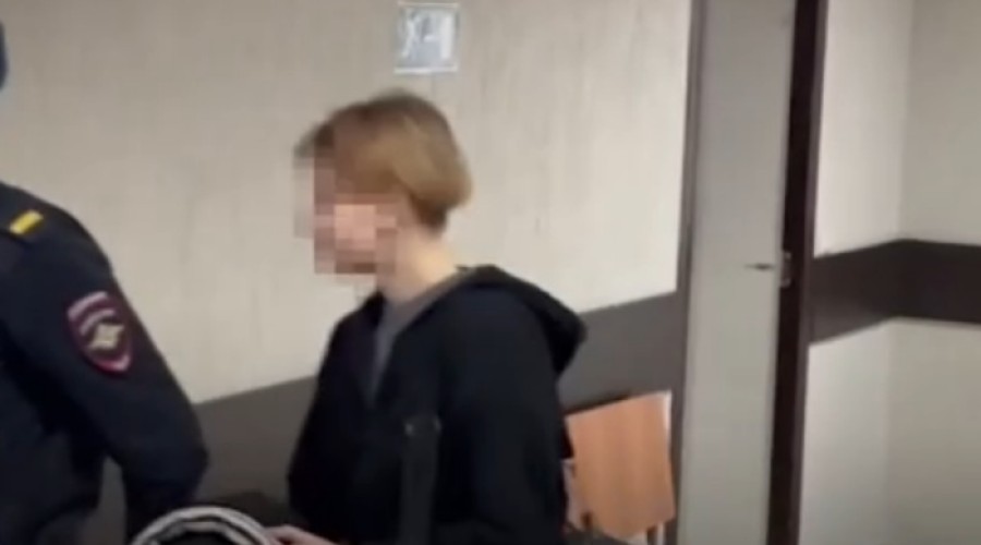 В Екатеринбурге вынесли приговор несовершеннолетней паре, насмерть забившей мужчину на остановке