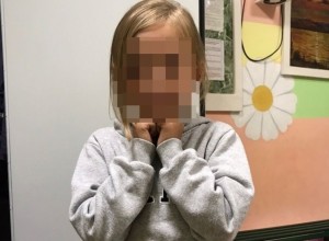 Умерший от передозировки отец 5-летней девочки мог использовать дочь в качестве прикрытия