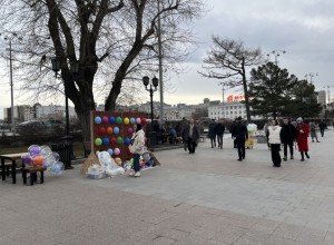 Екатеринбуржцы пришли в ужас от инфоцыган на Плотинке