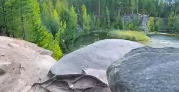 Найдено тело молодого екатеринбуржца, сорвавшегося в Северский карьер