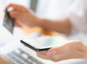 Мошенники семь часов разговаривали с госслужащей из Екатеринбурга ради кредита