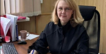В России разрешено работать несовершеннолетним и заключать трудовые договоры с лицами достигшими 14 лет, но важно учитывать их права и соблюдать ТК РФ.