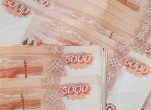 Екатеринбуржцам поднимут зарплаты. Но не всем
