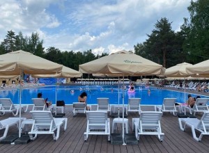 В Екатеринбурге демонтируют и закроют популярный пляж на Шарташе