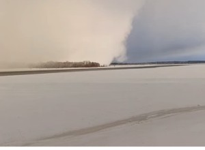 В регионах России бушуют снежные ураганы