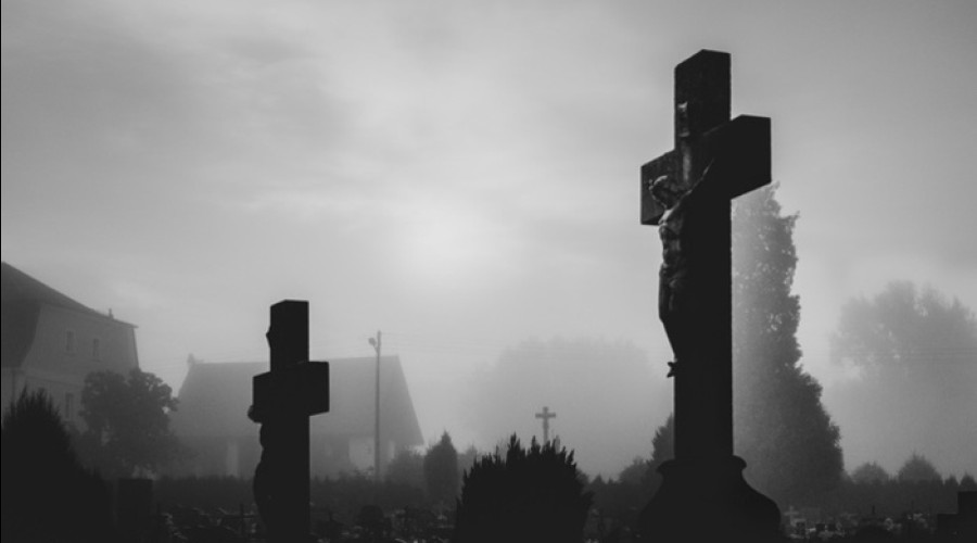 На Урале третьеклассница обвинила учителя в изнасиловании на кладбище